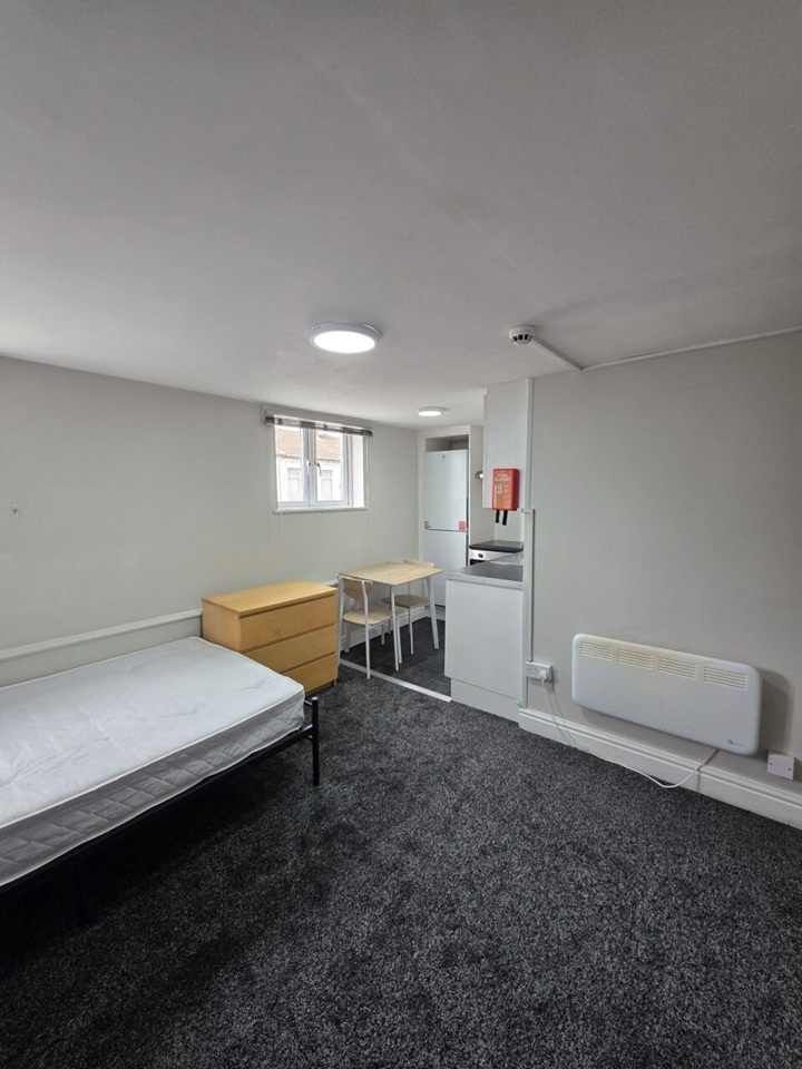 Studio Flat, Lower Cathedral Road, CF11, N1 7GU photo 2