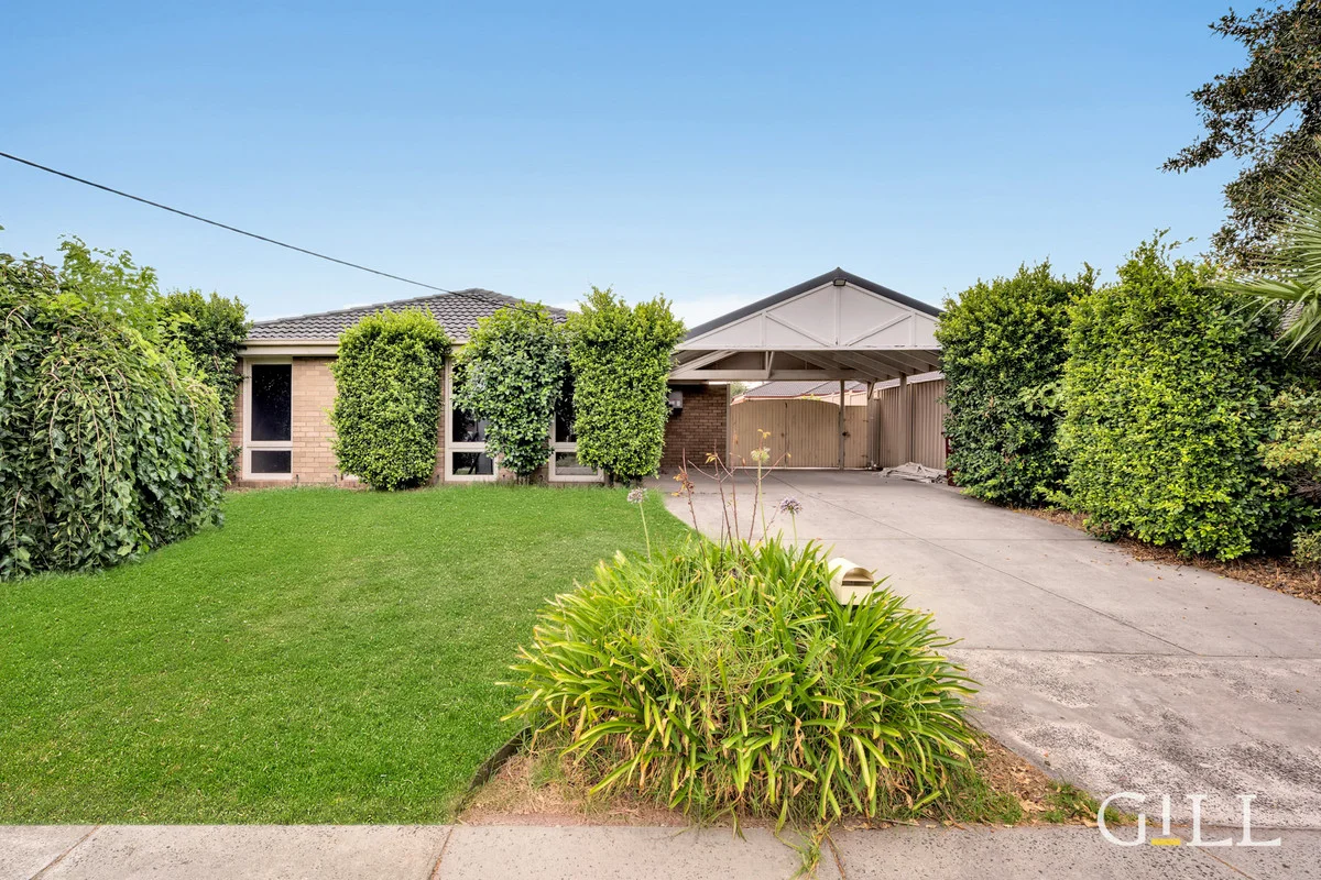 8 Mark Court, Hampton Park VIC 3976