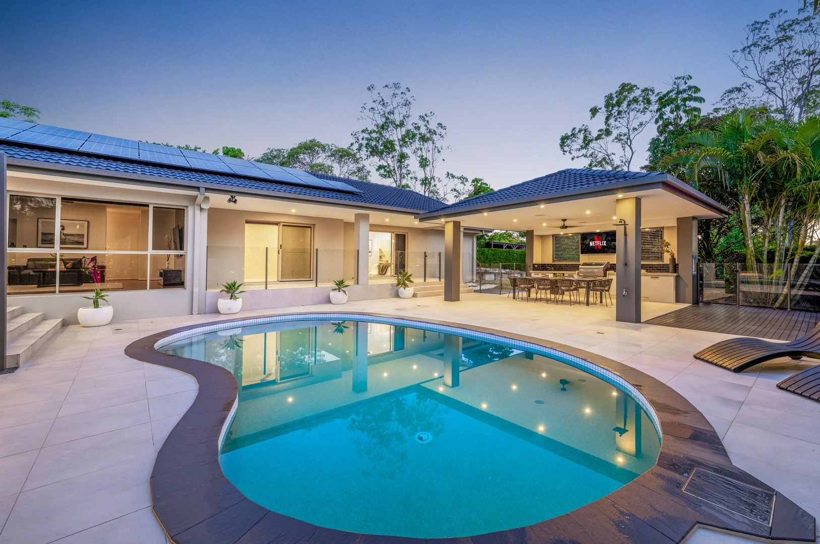 4 Riverdowns Crescent, Helensvale QLD 4212