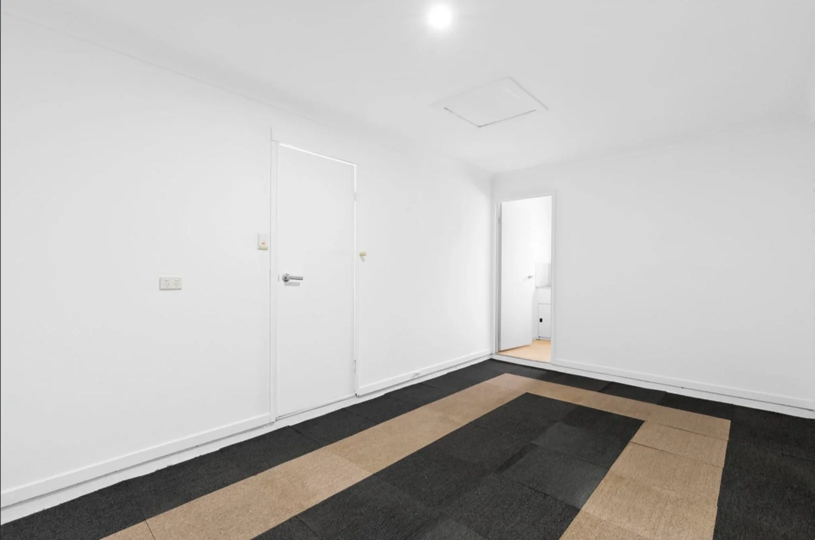 Additional image 8 of 1/7 Napper Road, Arundel QLD 4214