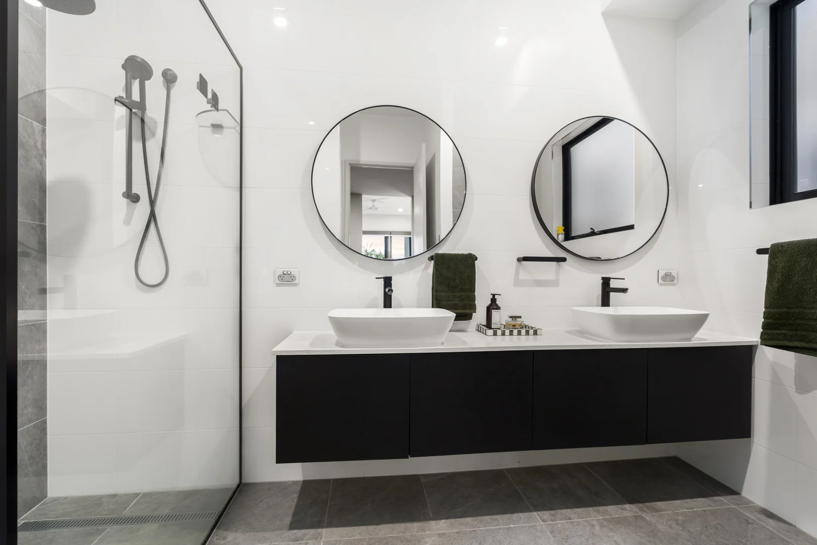Additional image 32 of 38B Merrimac Boulevard, Broadbeach Waters QLD 4218