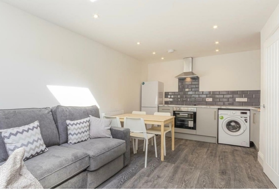 3 Bed Maisonette, City Road, CF24, N1 7GU