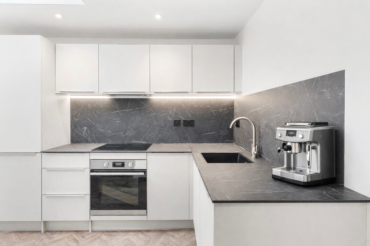 1 Bed Flat, Cathedral Road, CF11, N1 7GU photo 3