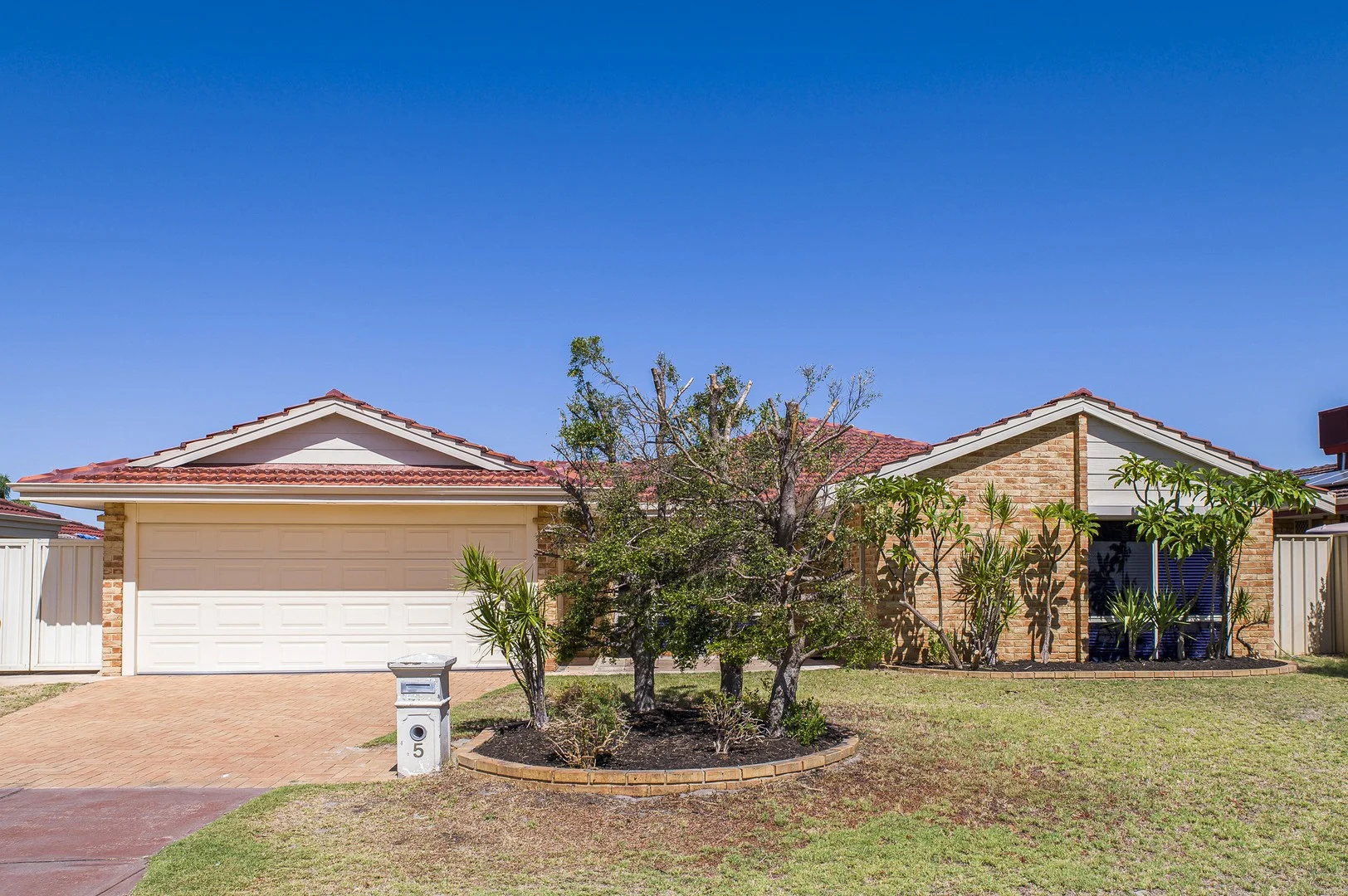 5 Lambert Street, Huntingdale WA 6110