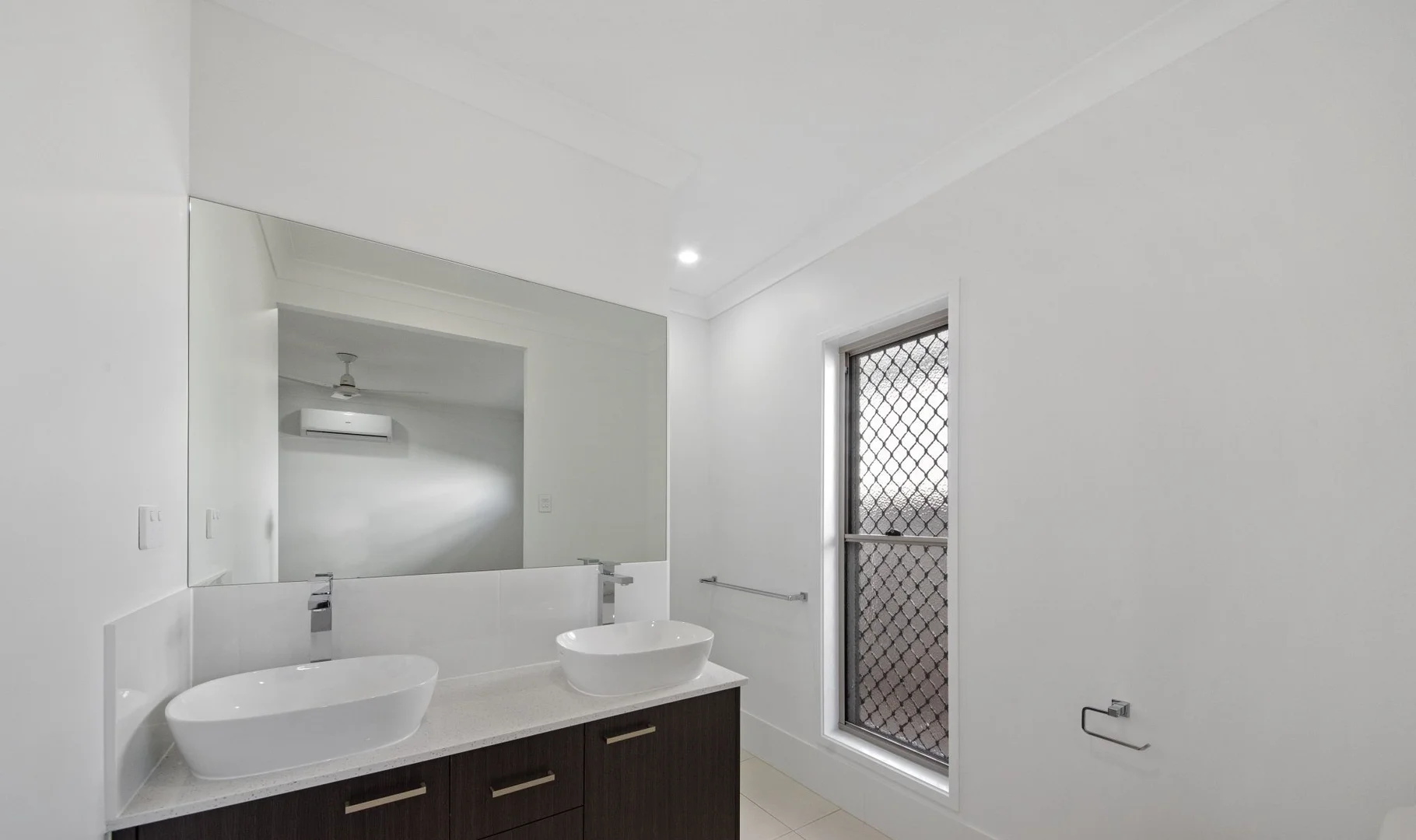 Additional image 10 of 93 Lakeview Prom, Newport QLD 4020