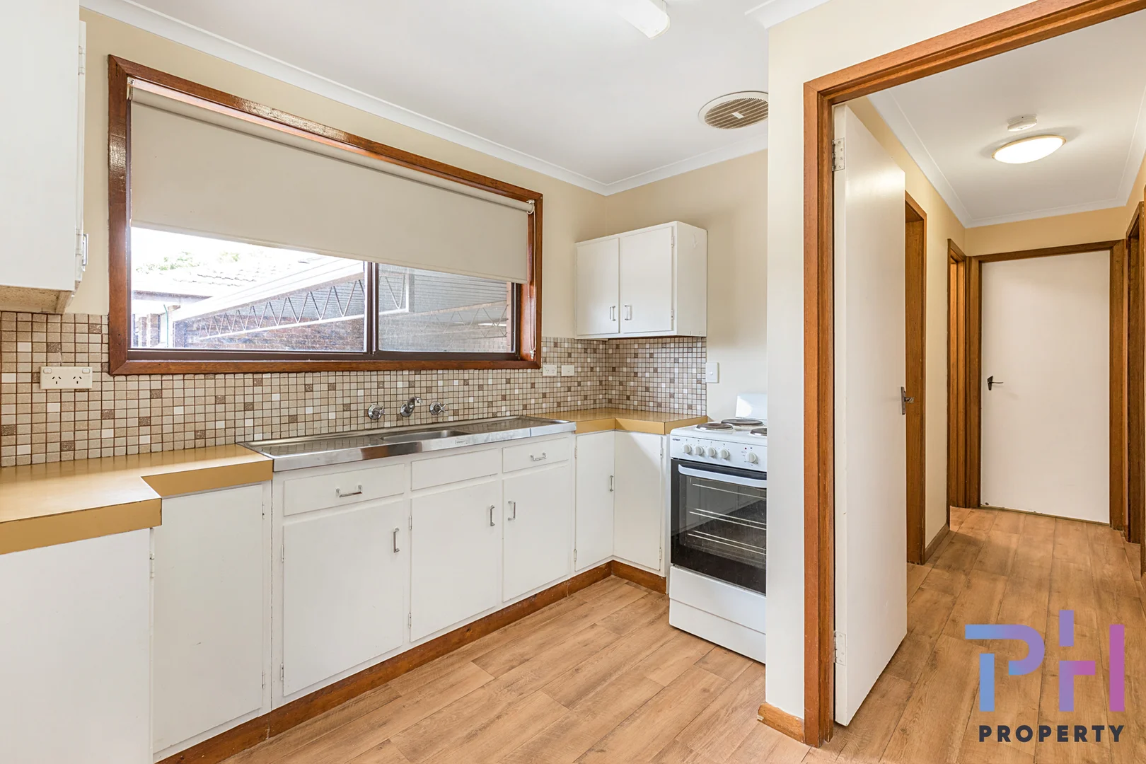 Additional image 3 of 2/146 St Aidans Road, Kennington VIC 3550
