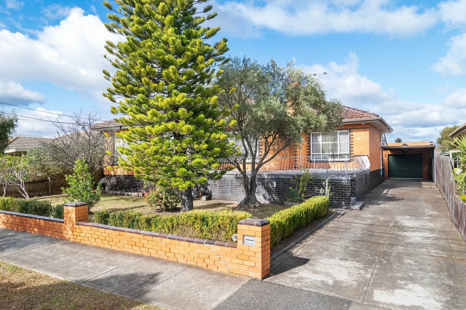 37 Dumbarton Street, Reservoir VIC 3073