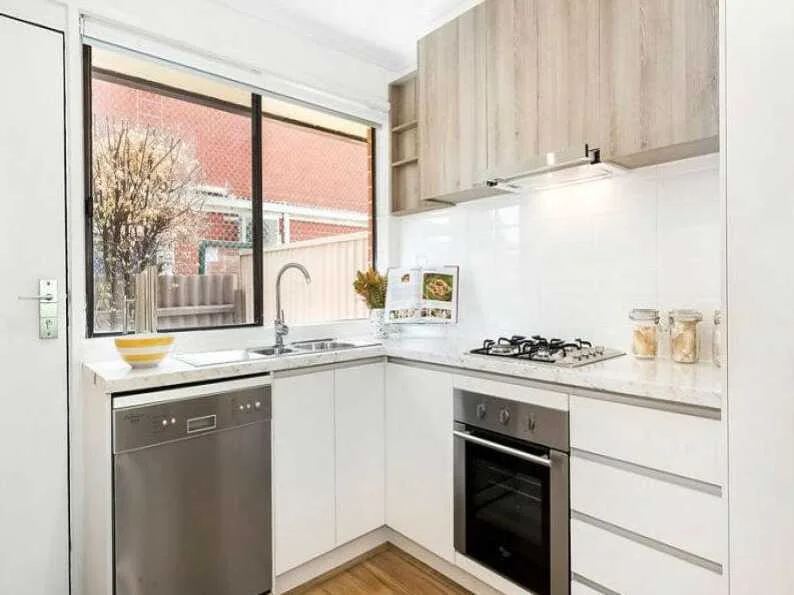 Additional image 2 of 2/115 Warrigal Road, Oakleigh VIC 3166