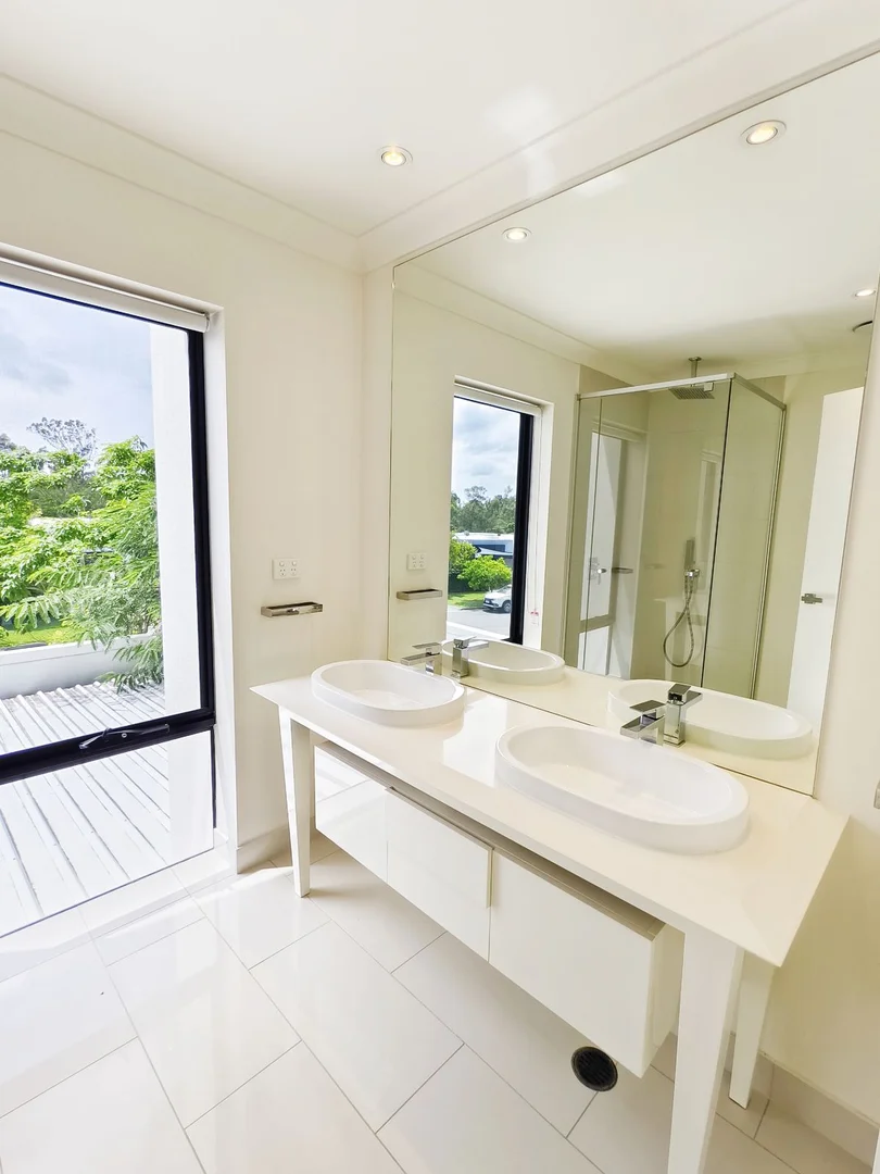 2 Doherty Dr, Pimpama QLD 4209 photo 3