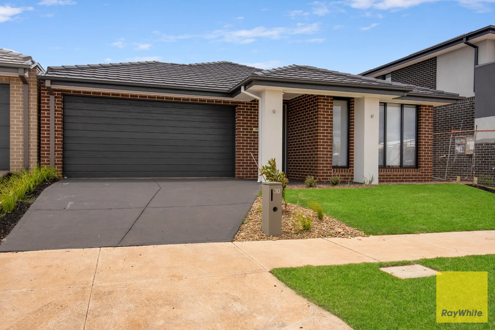 30 Bishopgate Boulevard, Bonnie Brook VIC 3335 photo 2