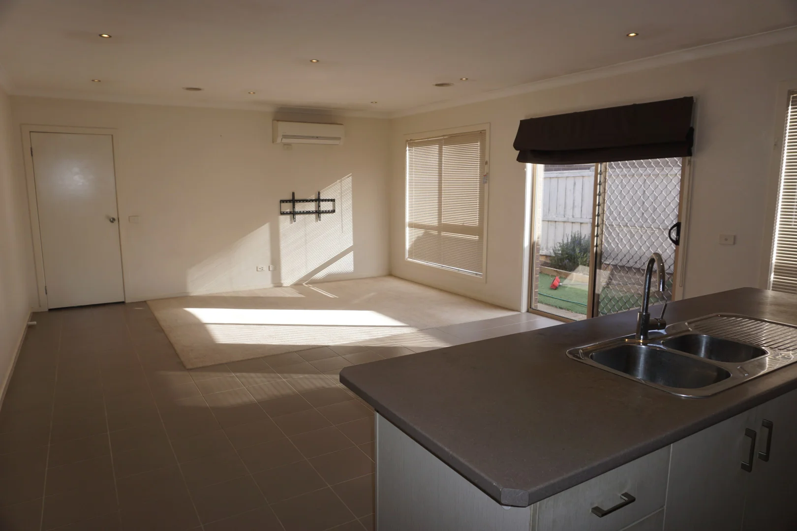 Additional image 7 of 1/5 Vilnius Way, Truganina VIC 3029