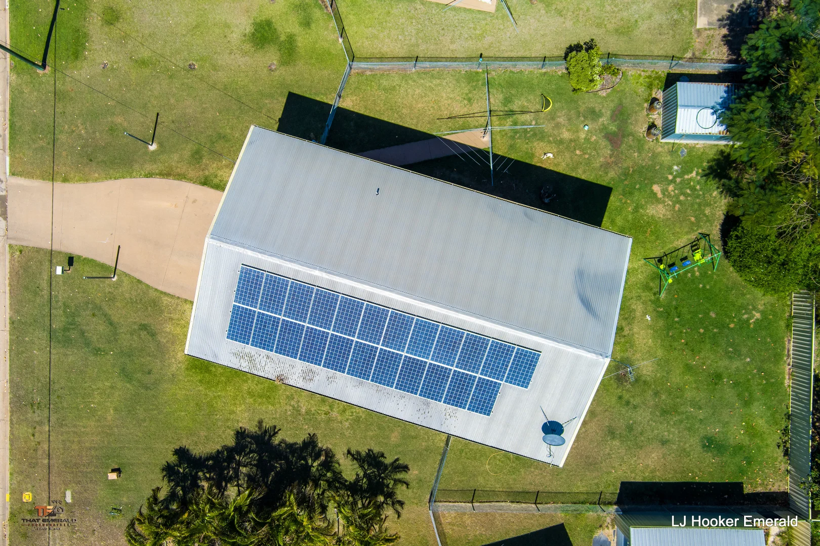11 Roseanne Road, Emerald QLD 4720 photo 2