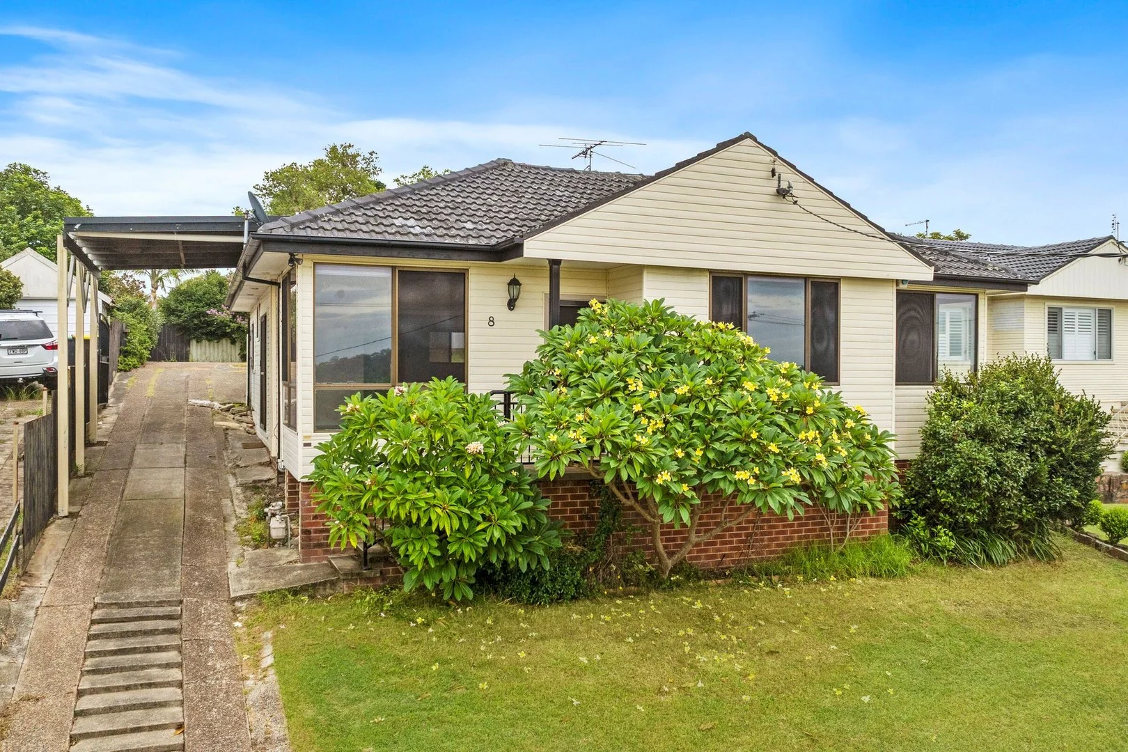 8 Magin Cres, Wallsend NSW 2287