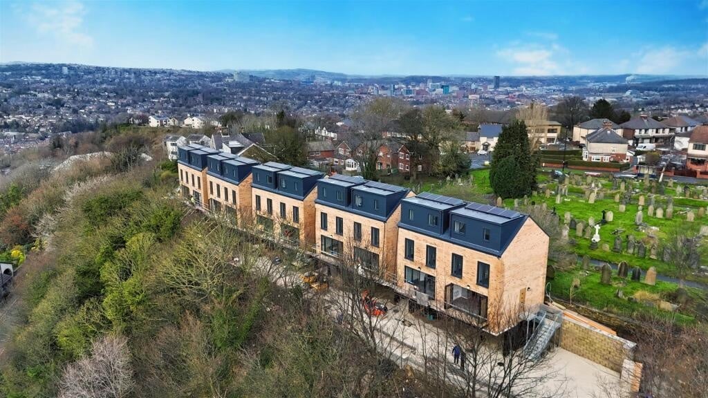 Additional image 2 of 3 Bed Semi-Detached House, Derbyshire Lane, S8, N1 7GU
