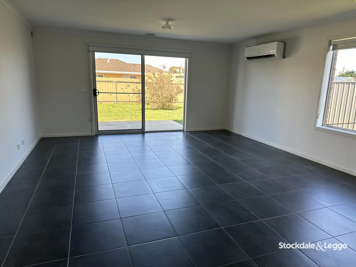 26 Scoresby Avenue, Shepparton VIC 3630 photo 3