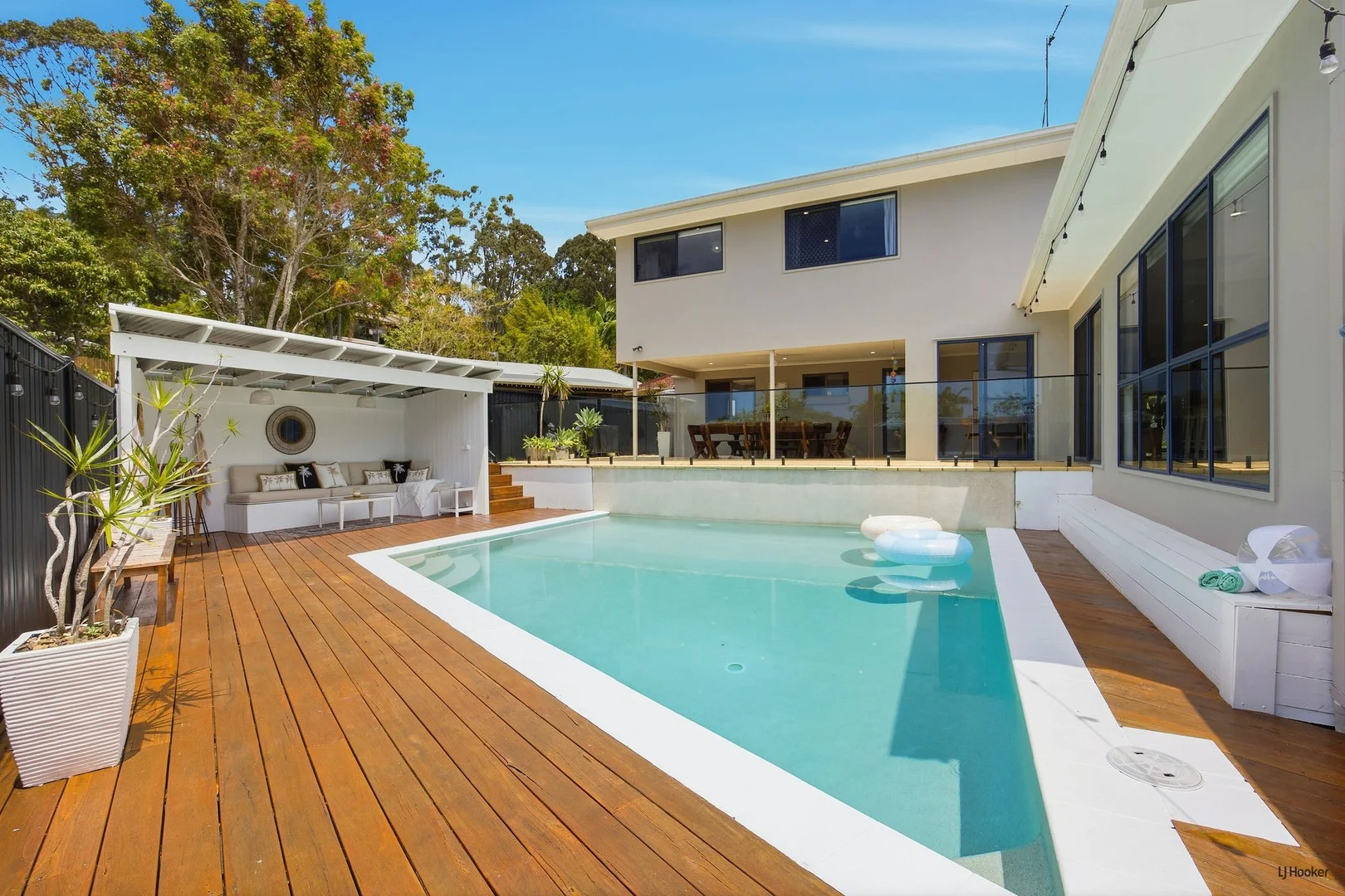 8 Jasper Court, Currumbin Waters QLD 4223