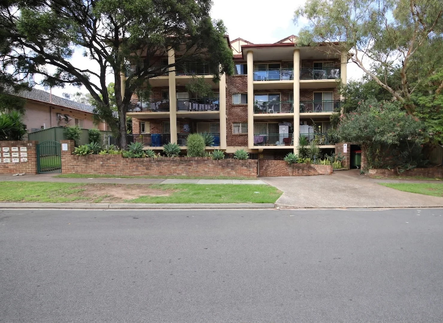 4/11-13 Milton Street, Bankstown NSW 2200