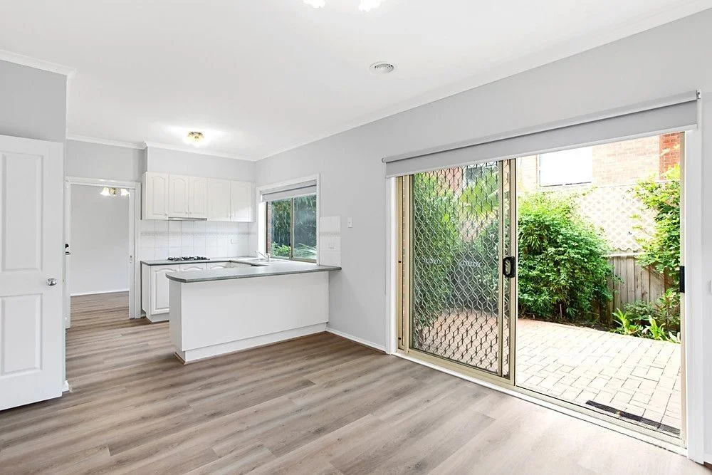 8 Sinclair Crescent, Macleod VIC 3085 photo 3