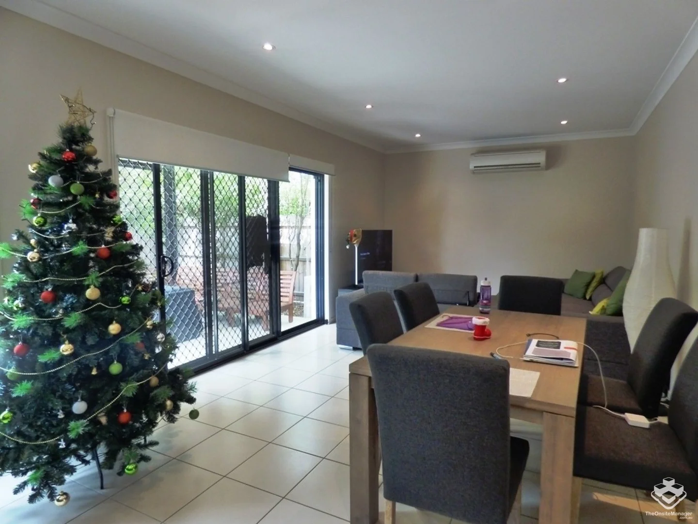 Additional image 2 of ID:21172077/16 Surbiton Court, Carindale QLD 4152