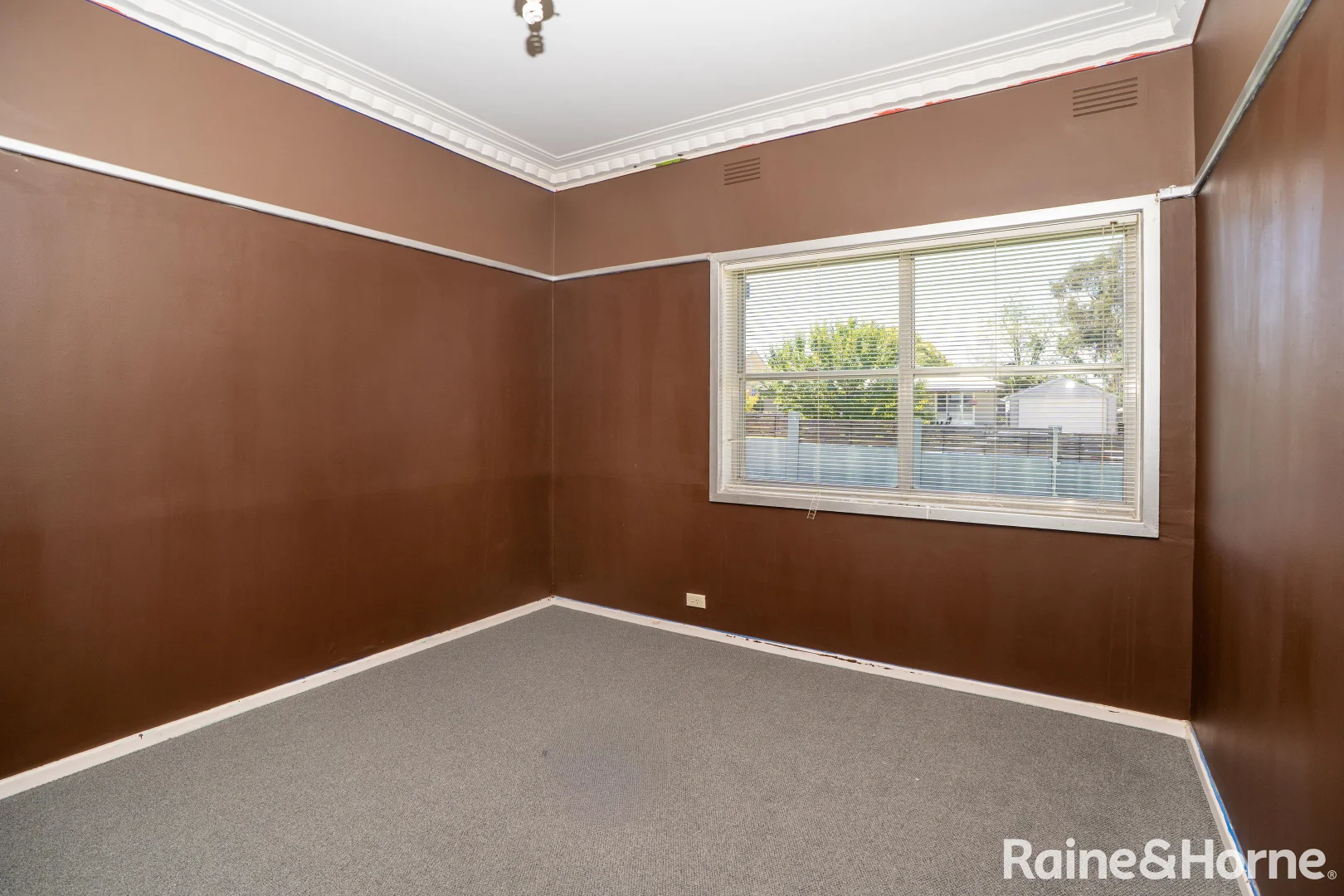Additional image 7 of 10 John Street, Kooringal NSW 2650