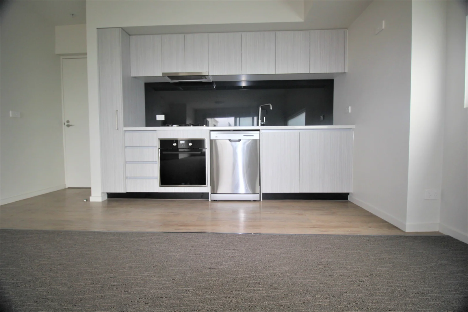Additional image 2 of 306/95 Warrigal Road, Hughesdale VIC 3166