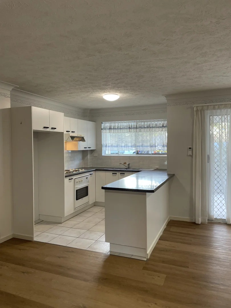 8/31 Swann Road, Taringa QLD 4068 photo 4
