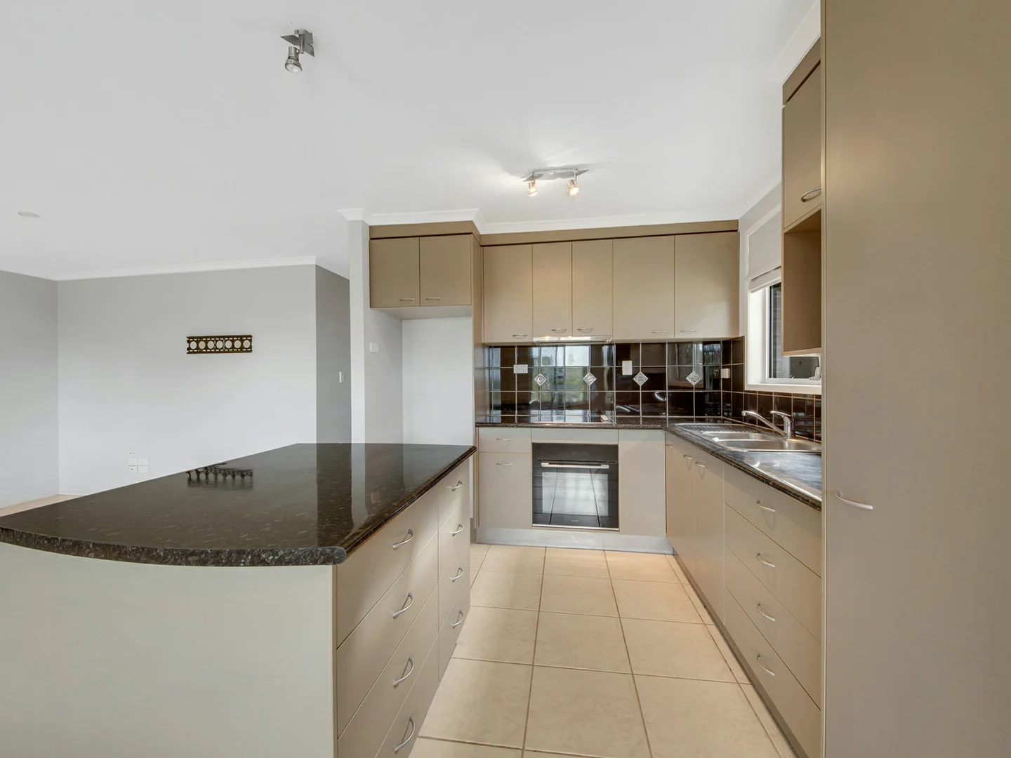 Additional image 3 of 39 Centenary Drive, Boyne Island QLD 4680