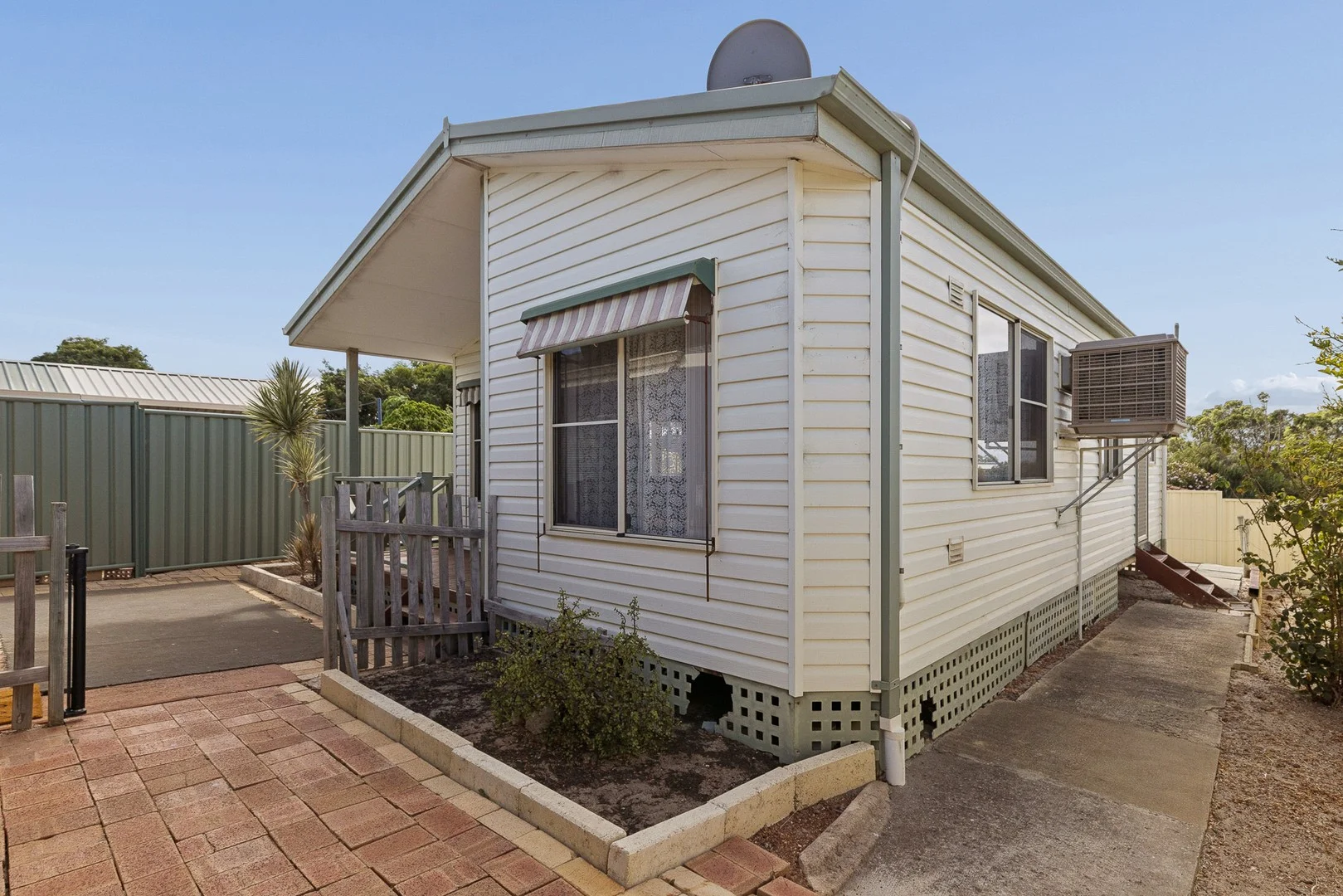 29B Casuarina Drive, Halls Head WA 6210