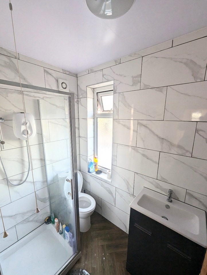 3 Bed Semi-Detached House, Fletcher Road, NG9, N1 7GU