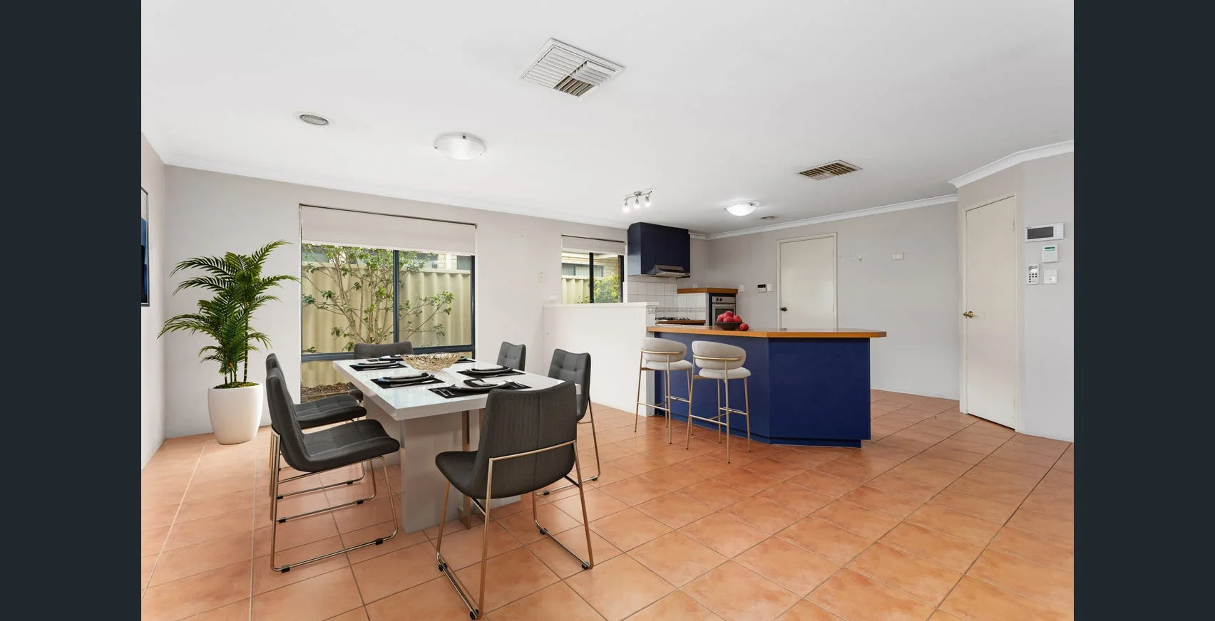 31 Kingia Way, Canning Vale WA 6155 photo 5