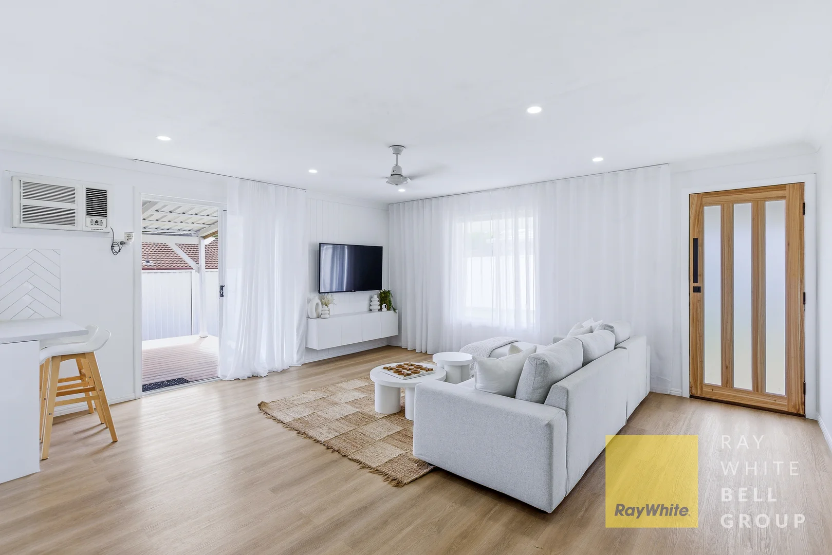 2/9 Beitz Avenue, Labrador QLD 4215 photo 2