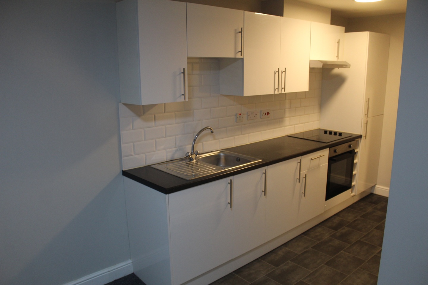1 Bed Flat, Broadway, CF24, N1 7GU photo 2