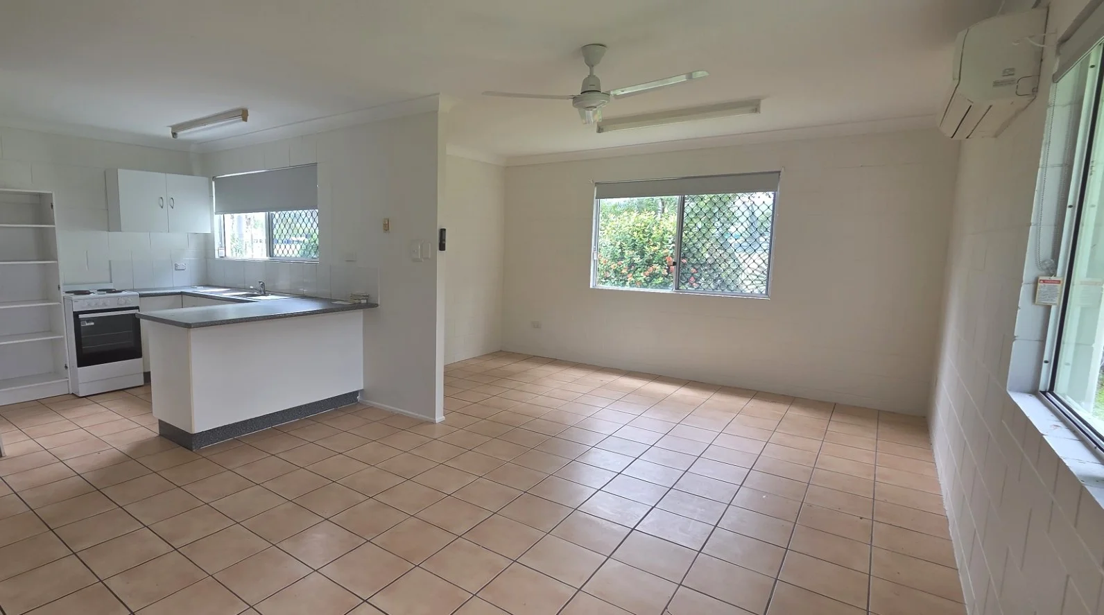 8 Gower Street, Kelso QLD 4815 photo 4