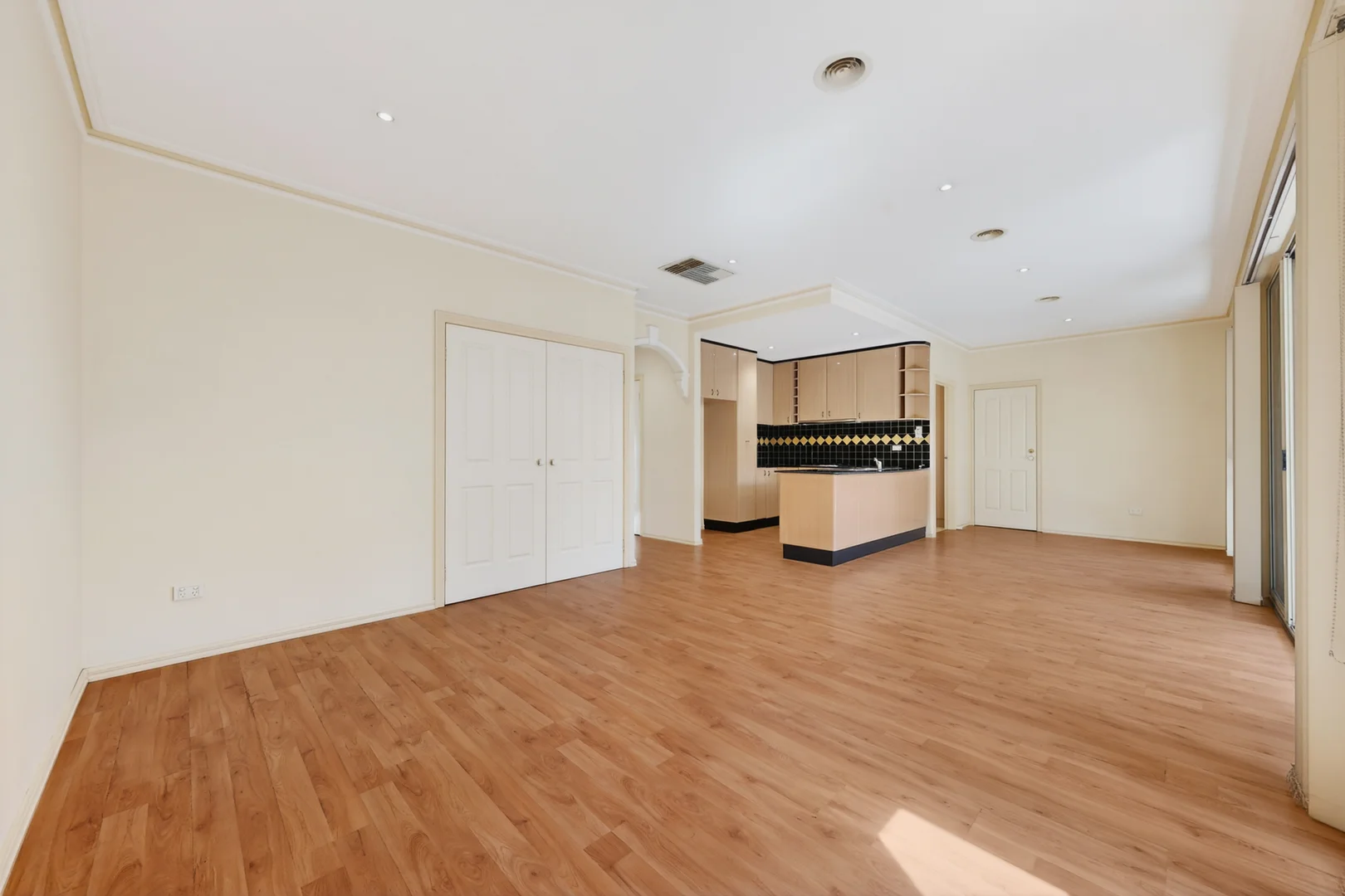 Additional image 4 of 2/128 Deakin St, Essendon VIC 3040