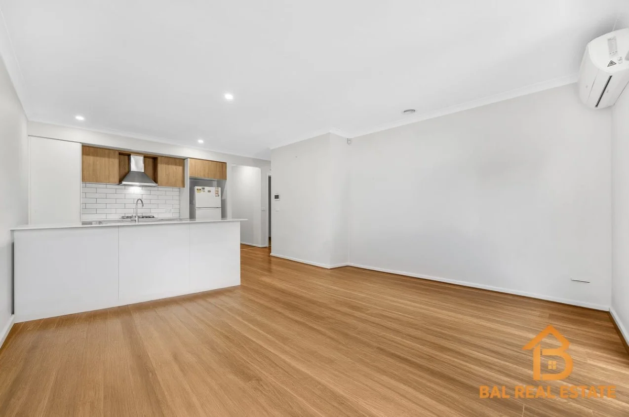 4 Viola Drive, Rockbank VIC 3335 photo 3
