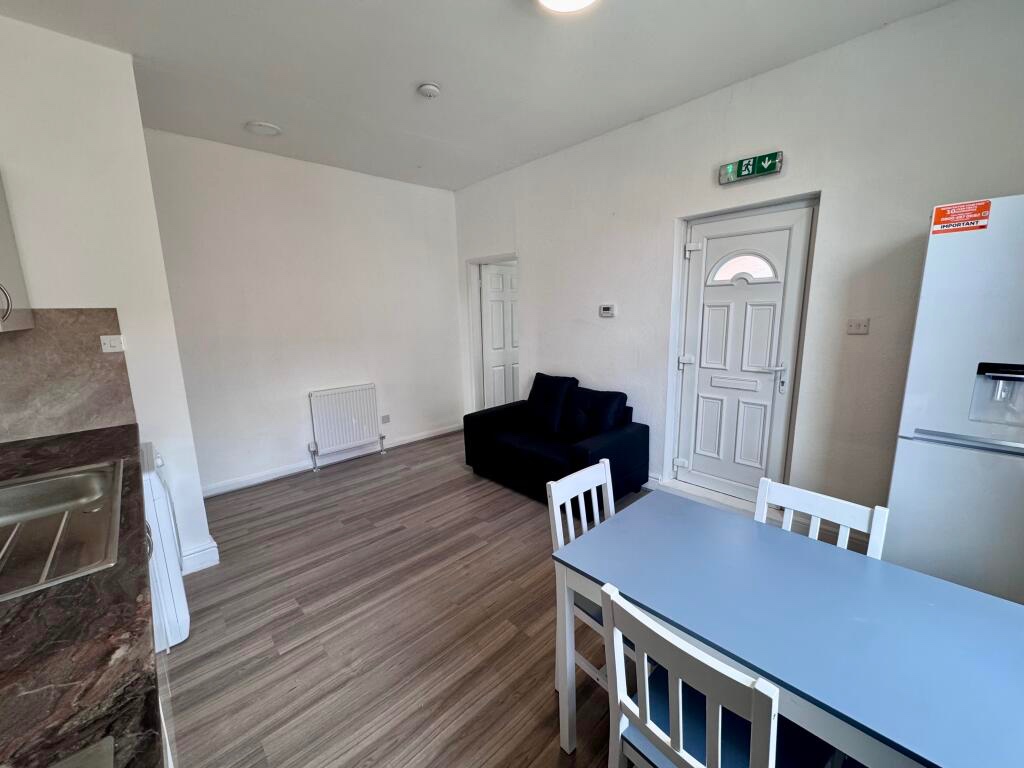 Additional image 7 of 2 Bed Flat, Nottingham, NG7, N1 7GU