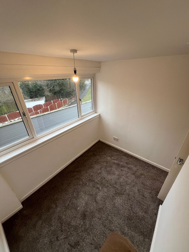 3 Bed Semi-Detached House, Spring Close Mount, S14, N1 7GU photo 4