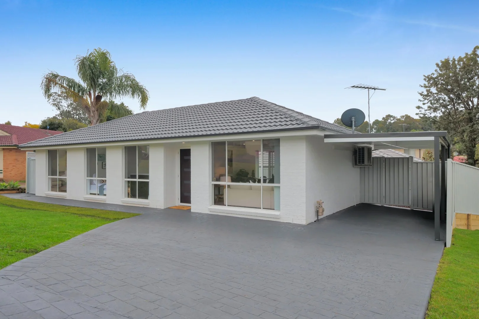 4 Montague Place, Rosemeadow NSW 2560