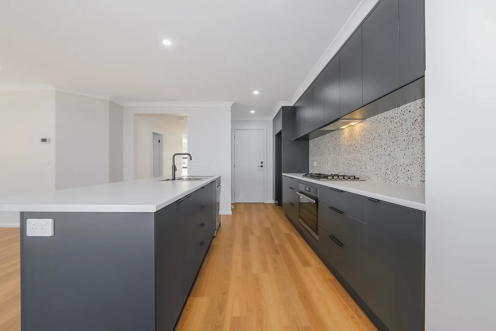 6 Selby Street, Thurgoona NSW 2640