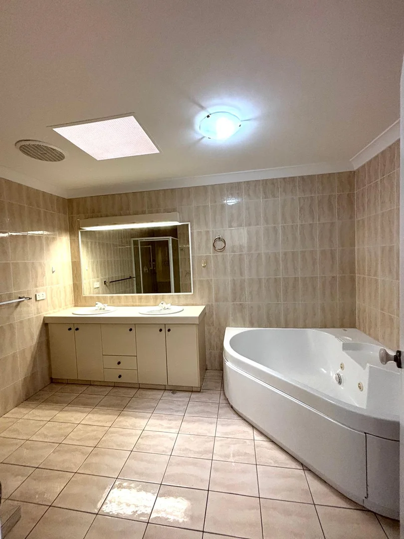 Additional image 10 of 57/100 Morala Avenue, Runaway Bay QLD 4216