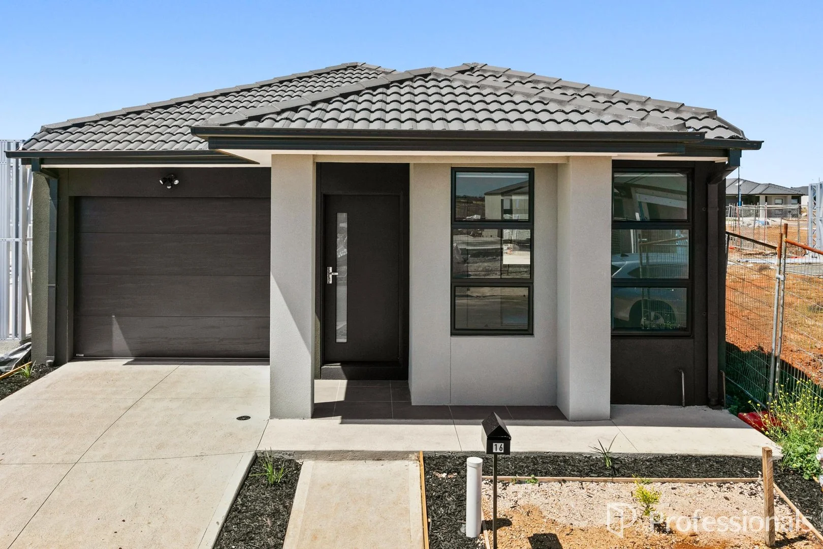 16 Collette Circuit, Deanside VIC 3336