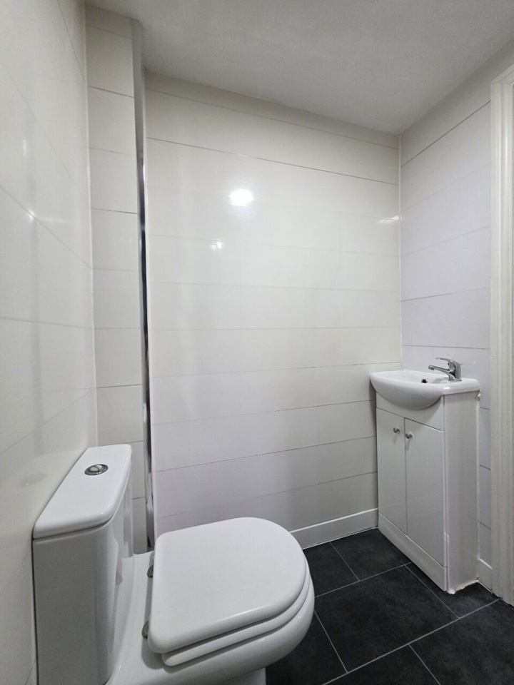 Studio Flat, Lower Cathedral Road, CF11, N1 7GU photo 5