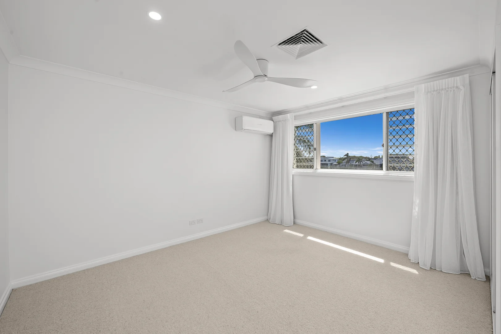 Additional image 11 of 64 Waitomo Street, Broadbeach Waters QLD 4218