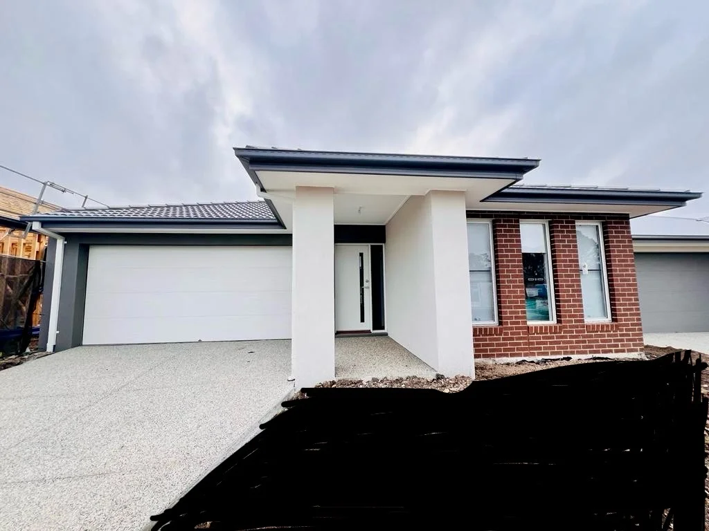 16 Bearing Street, Donnybrook VIC 3064