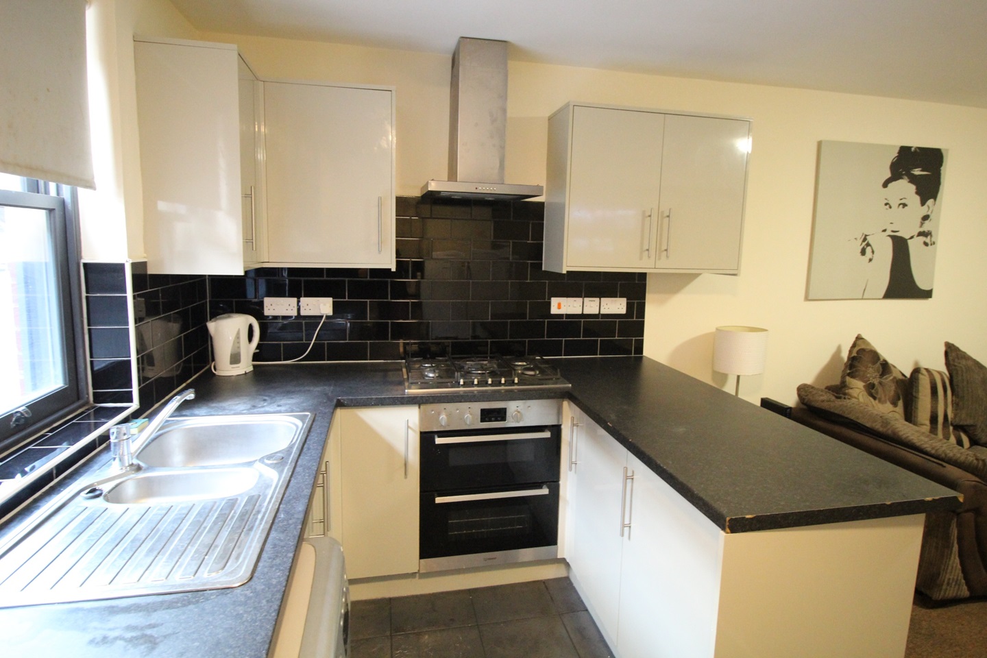 Additional image 2 of Room in a Shared House, North Sherwood Street, NG1, N1 7GU