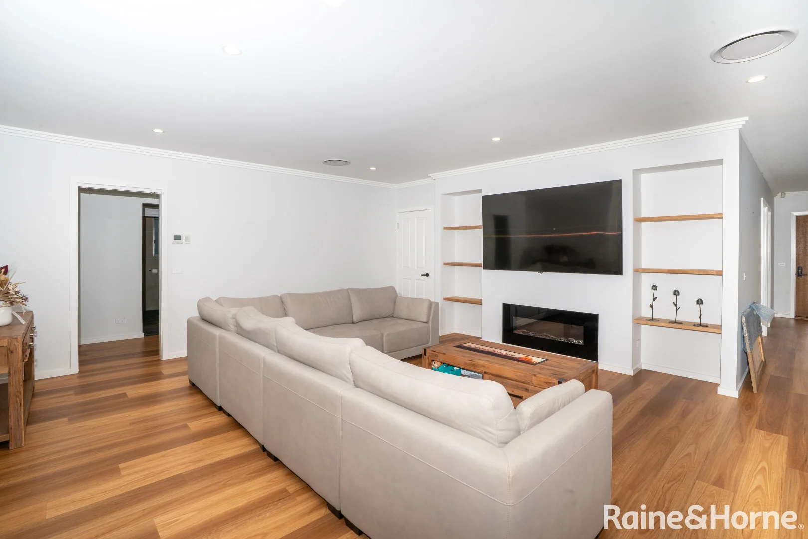 Additional image 3 of 111 Coppabella Drive, Gobbagombalin NSW 2650