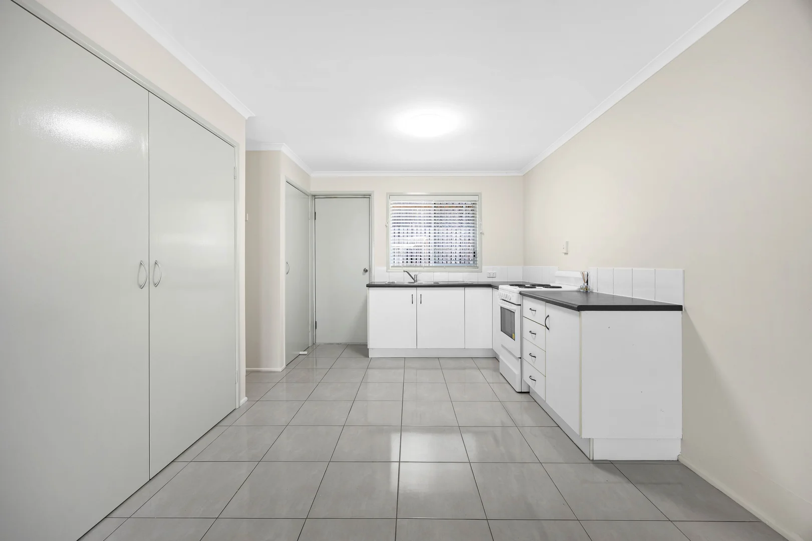Additional image 5 of 2/259 Auckland Street, South Gladstone QLD 4680