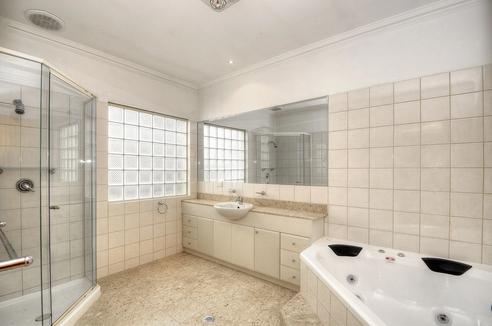 Additional image 5 of 17 Shanahan Crescent, McKinnon VIC 3204