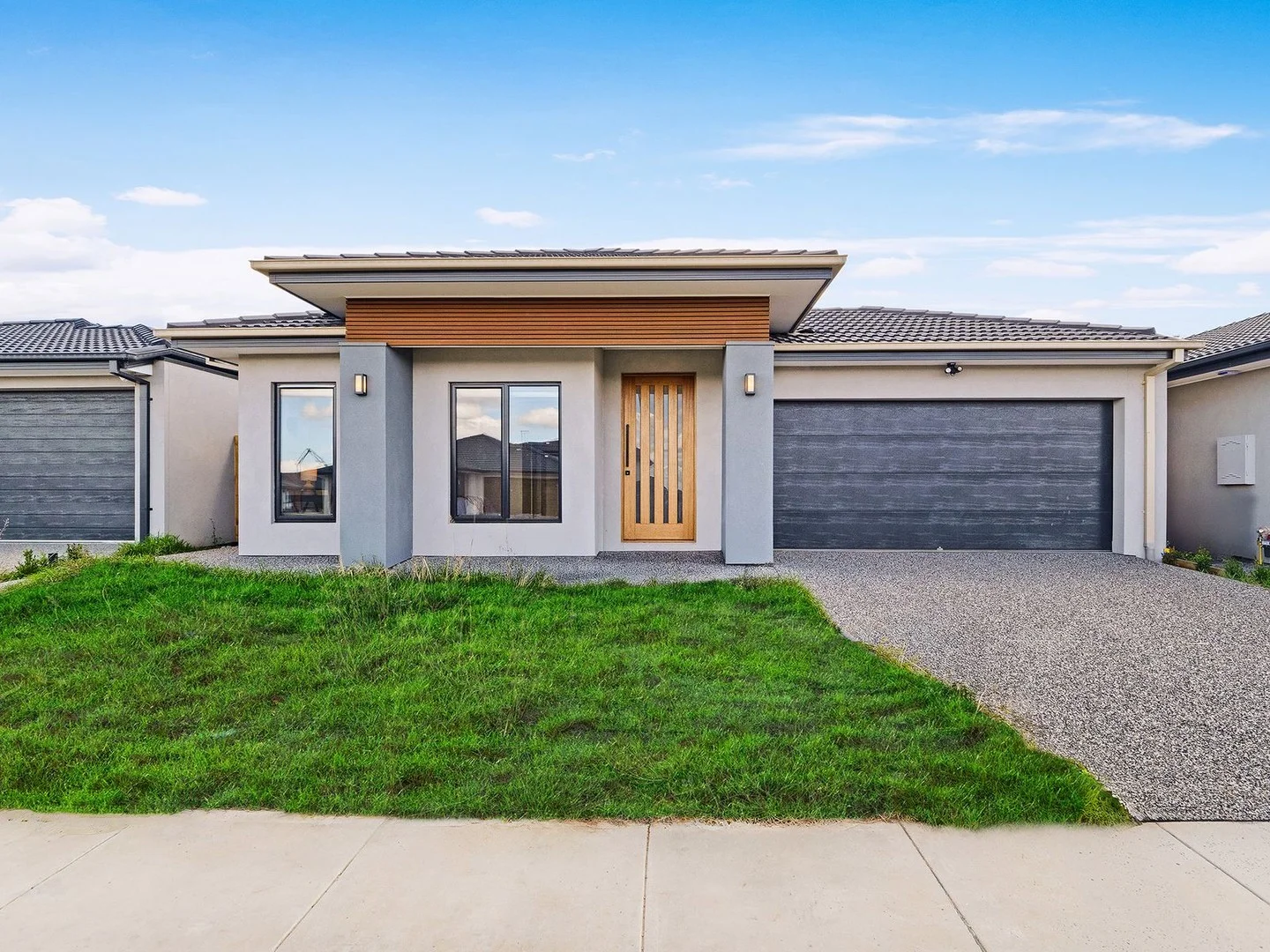 16 VIVACE AVENUE, Clyde VIC 3978