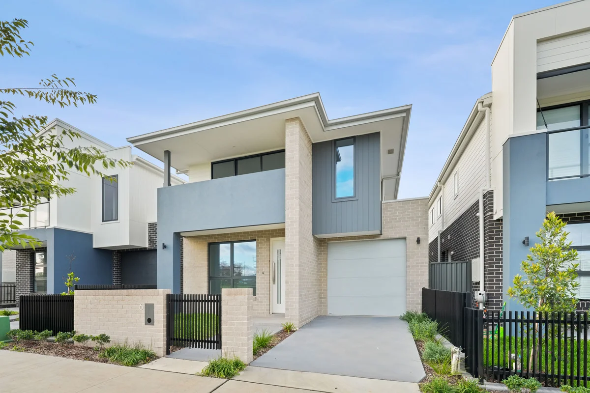 6 Newton Street, Oran Park NSW 2570